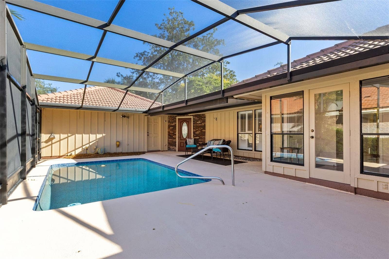 Pool / Lanai