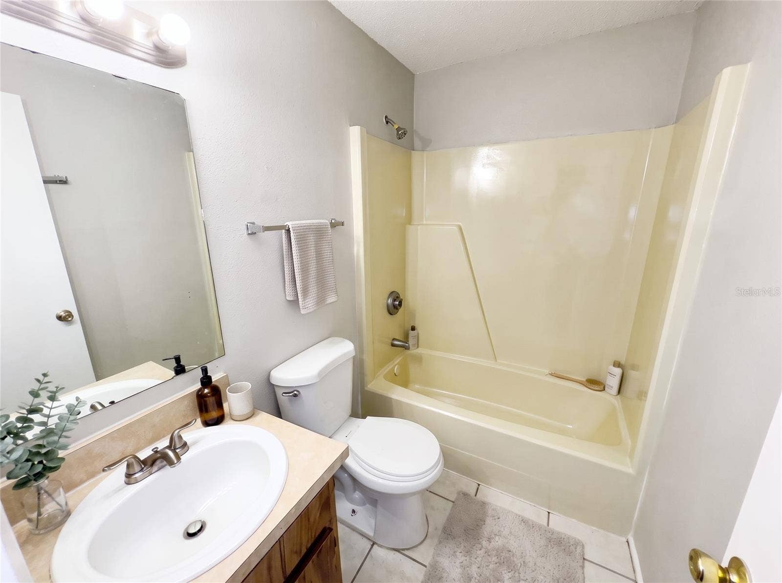 245 THORN TREE PLACE, #245, Brandon, FL 33510 245 THORN TREE PLACE, #245, Brandon, FL 33510
