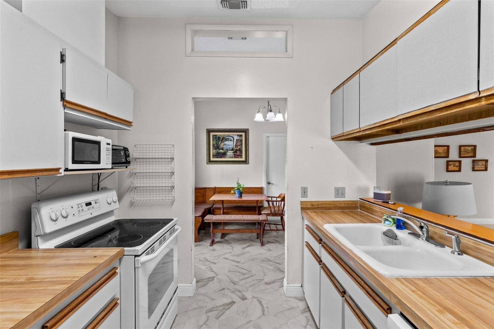 283 W CELERY CIRCLE, Oviedo, FL 32765 283 W CELERY CIRCLE, Oviedo, FL 32765