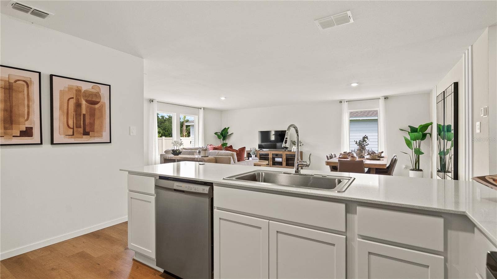 6128 SWAMP BAY DRIVE, Edgewater, FL 32141 6128 SWAMP BAY DRIVE, Edgewater, FL 32141