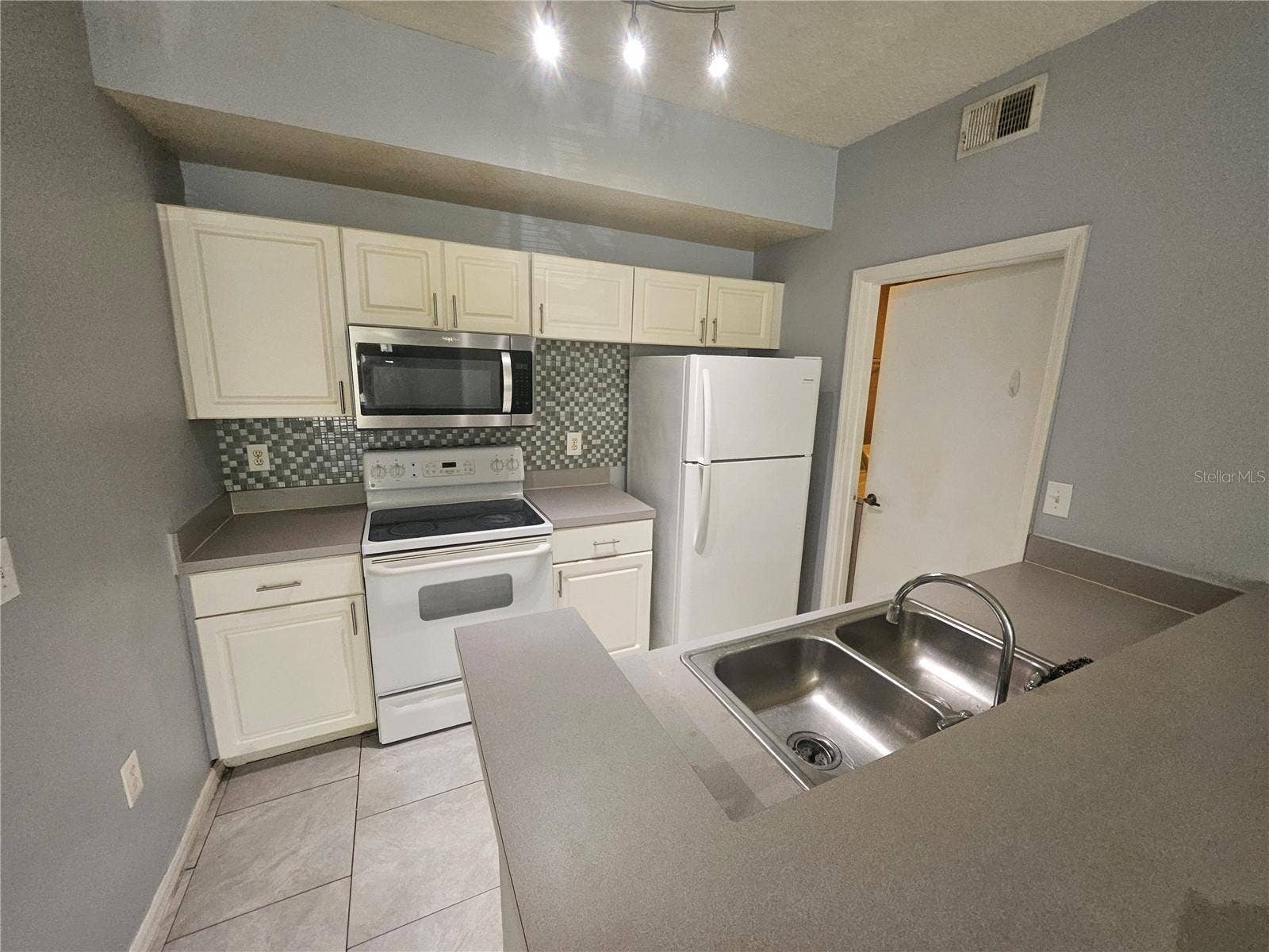 5512 METROWEST BOULEVARD, #12-109, Orlando, FL 32811