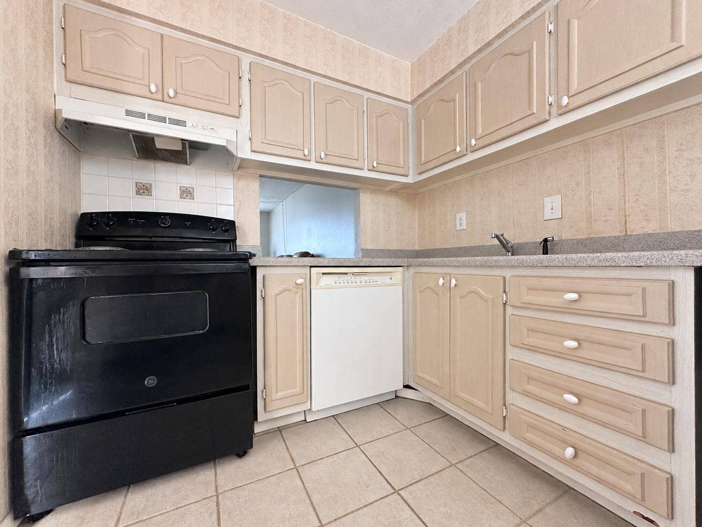 2854 N POWERS DRIVE, #102, Orlando, FL 32818 2854 N POWERS DRIVE, #102, Orlando, FL 32818