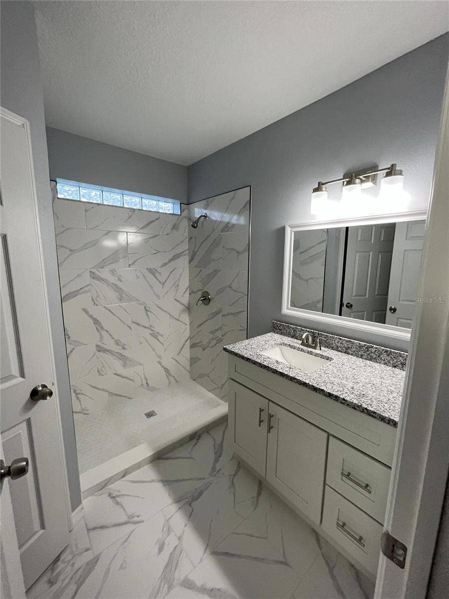 3304 SUMMER ISLAND COURT, Valrico, FL 33594 3304 SUMMER ISLAND COURT, Valrico, FL 33594