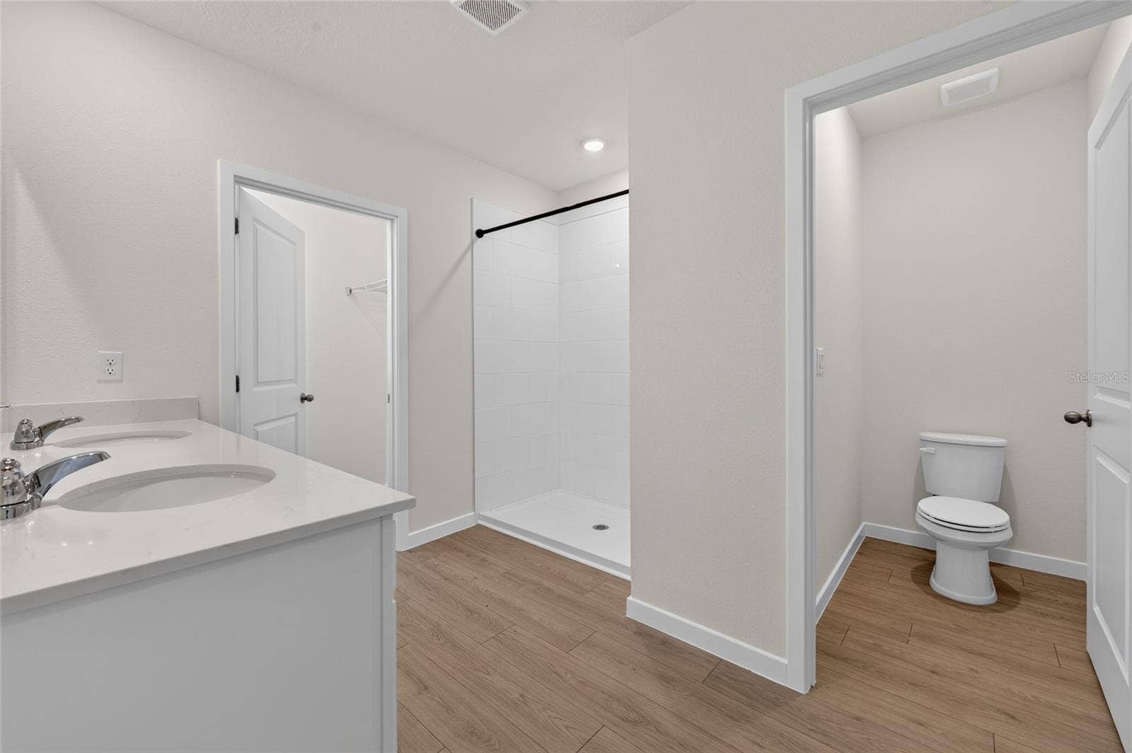 1025 CHAMPION RIDGE DRIVE, Daytona Beach, FL 32124 1025 CHAMPION RIDGE DRIVE, Daytona Beach, FL 32124