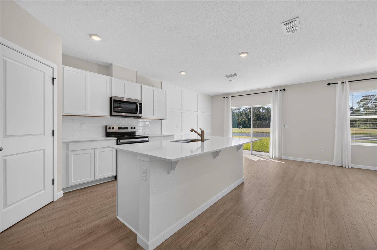 1025 CHAMPION RIDGE DRIVE, Daytona Beach, FL 32124 1025 CHAMPION RIDGE DRIVE, Daytona Beach, FL 32124