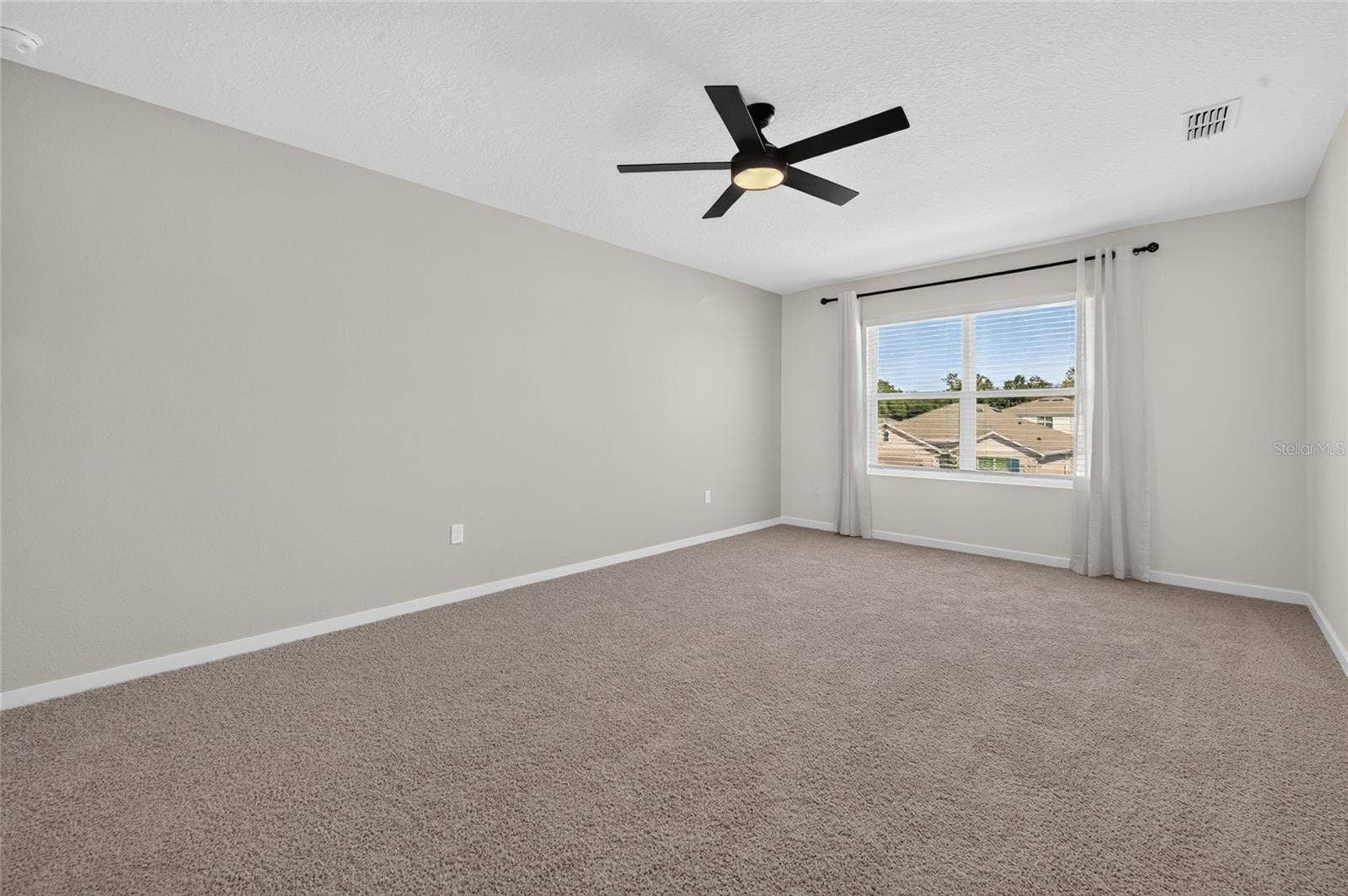 1025 CHAMPION RIDGE DRIVE, Daytona Beach, FL 32124 1025 CHAMPION RIDGE DRIVE, Daytona Beach, FL 32124