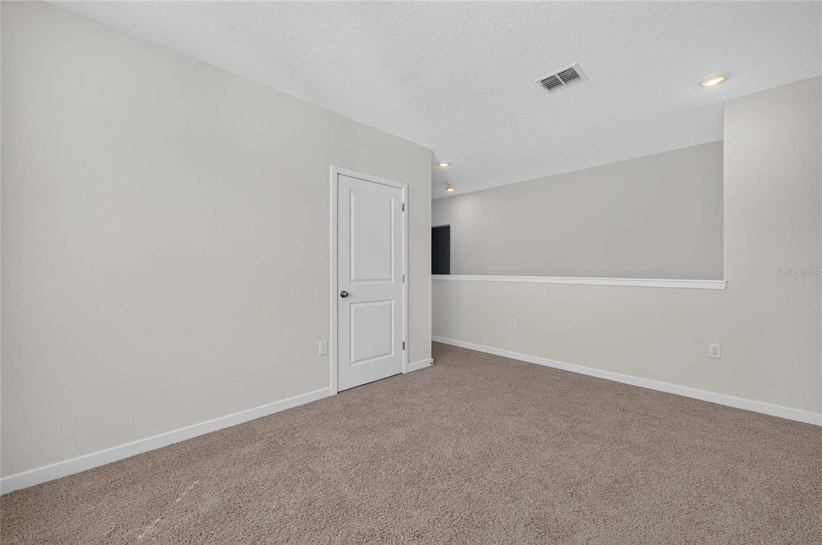 1025 CHAMPION RIDGE DRIVE, Daytona Beach, FL 32124 1025 CHAMPION RIDGE DRIVE, Daytona Beach, FL 32124