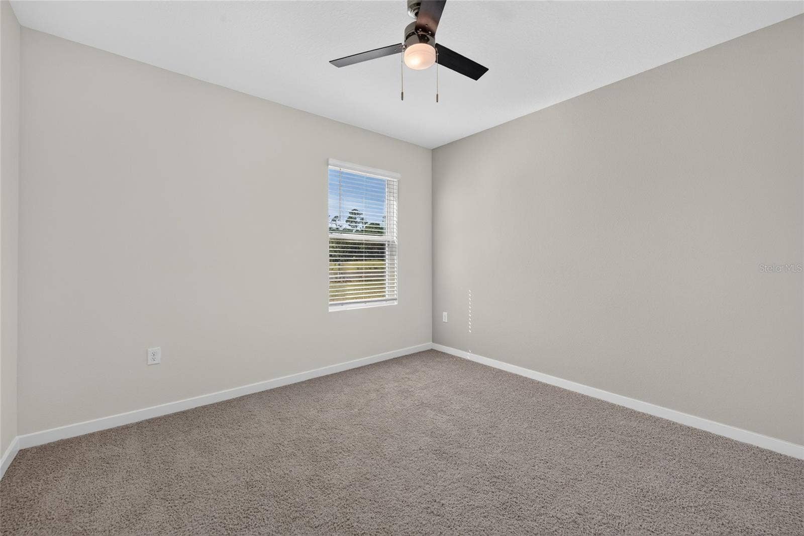 1025 CHAMPION RIDGE DRIVE, Daytona Beach, FL 32124 1025 CHAMPION RIDGE DRIVE, Daytona Beach, FL 32124