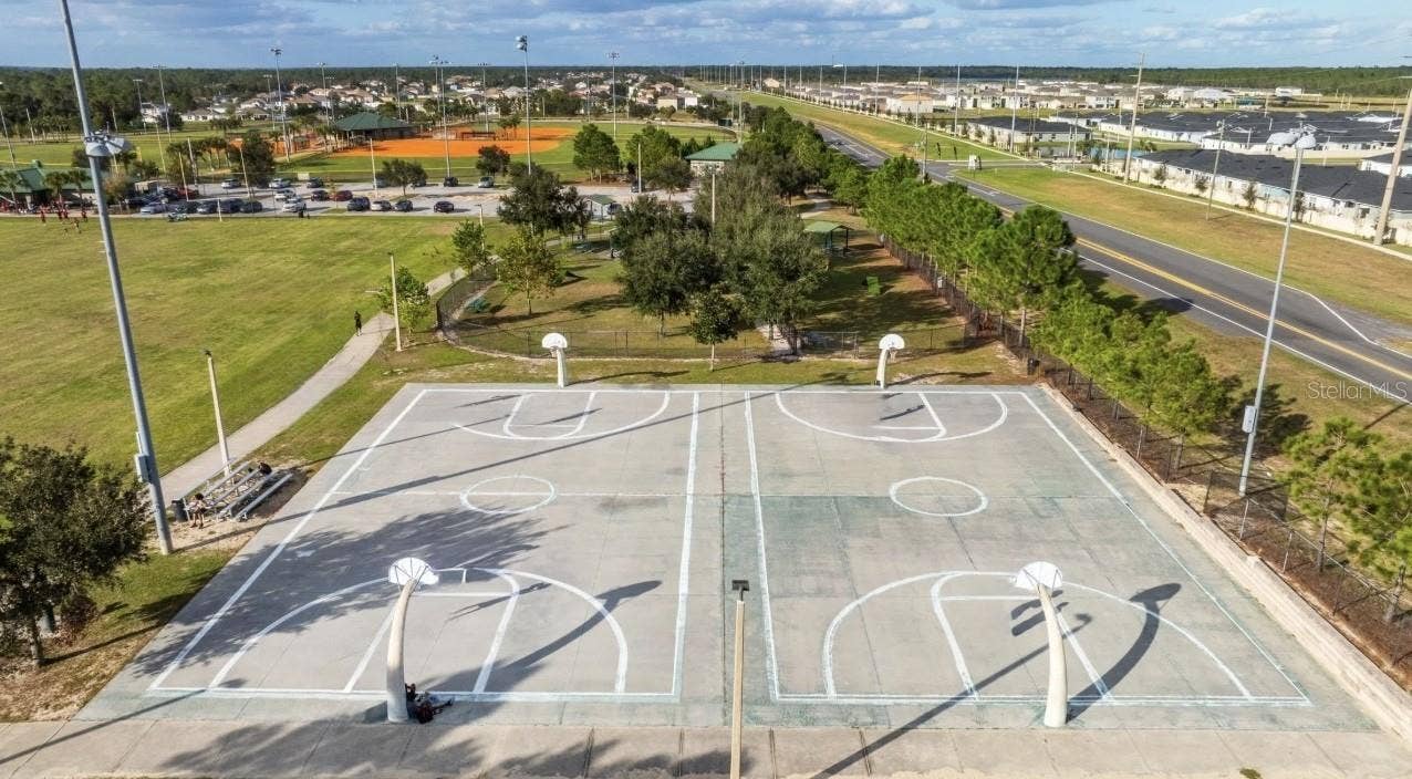 3873 BLUETHREAD WAY, Poinciana, FL 34759 Poinciana Community Park Courts 1 mile from Lake Deer Estates