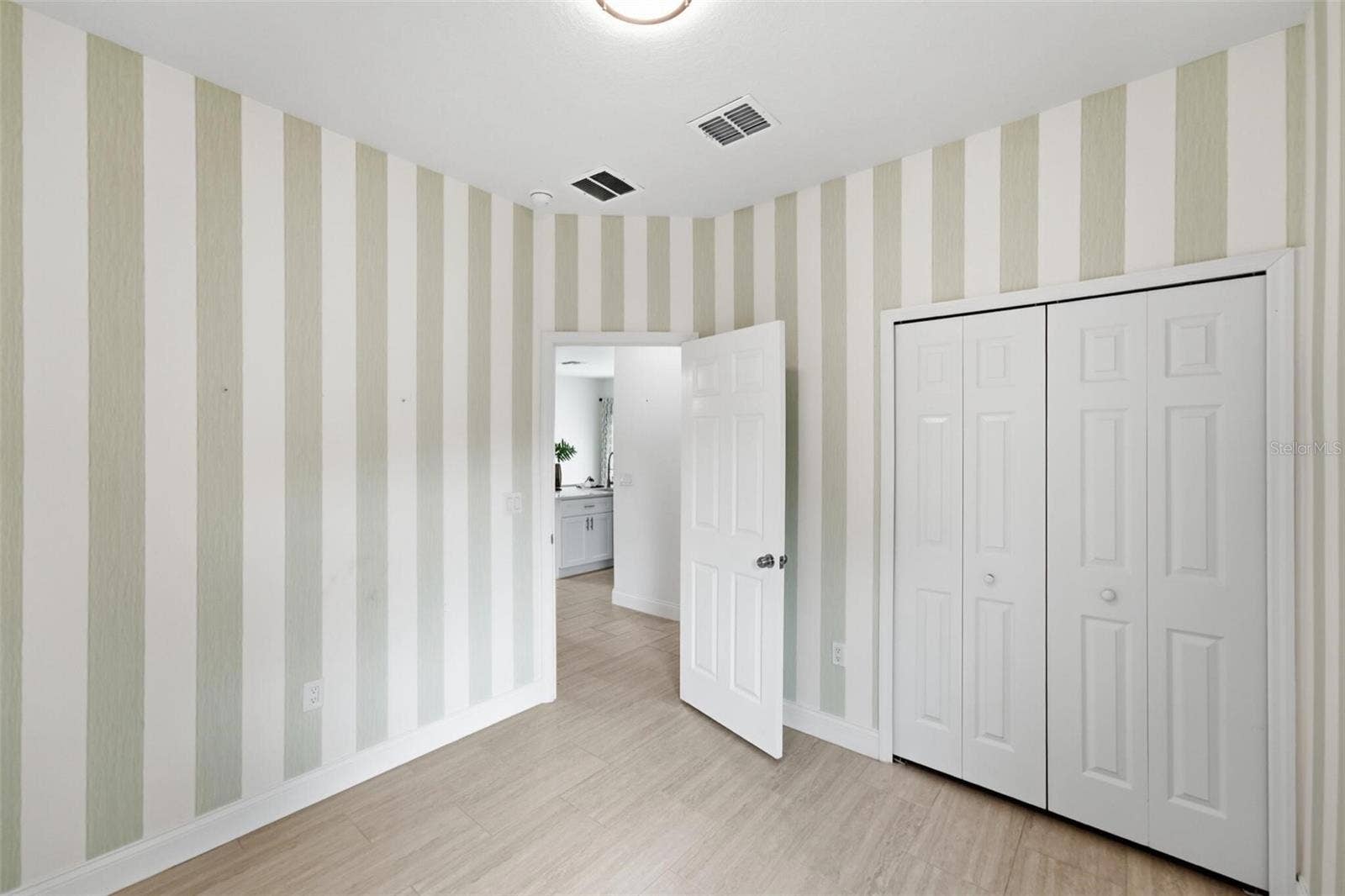 5401 OLD CHENEY HIGHWAY, Orlando, FL 32807 5401 OLD CHENEY HIGHWAY, Orlando, FL 32807