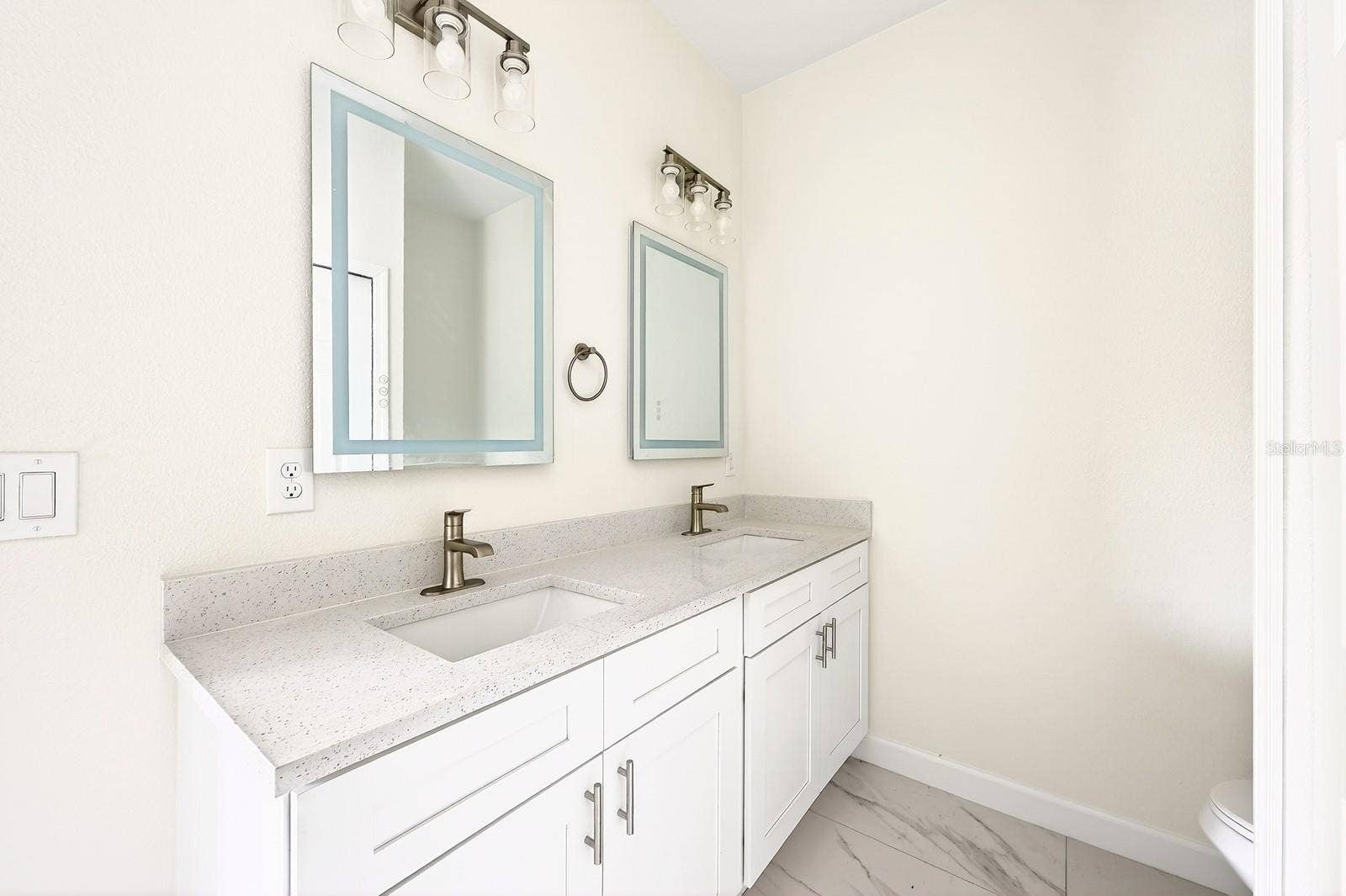 702 LUCKY STREET, Titusville, FL 32780 Second full bath.