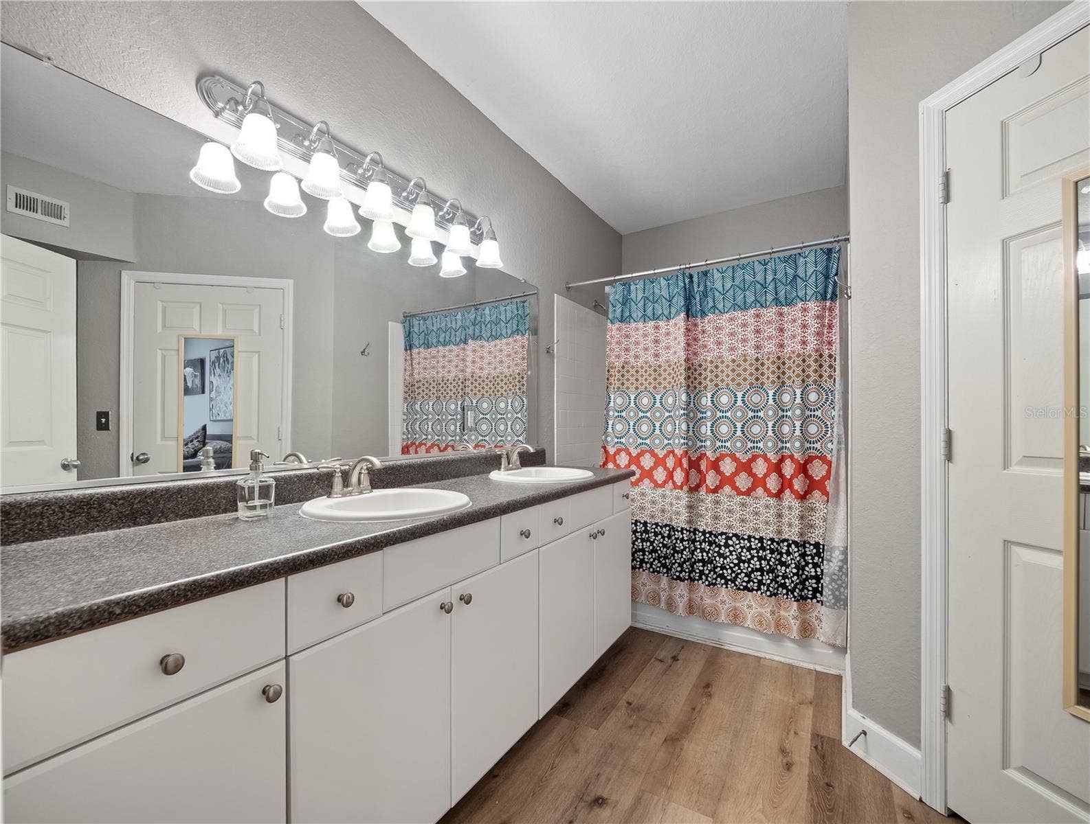 204 E SOUTH STREET, #2052, Orlando, FL 32801 204 E SOUTH STREET, #2052, Orlando, FL 32801