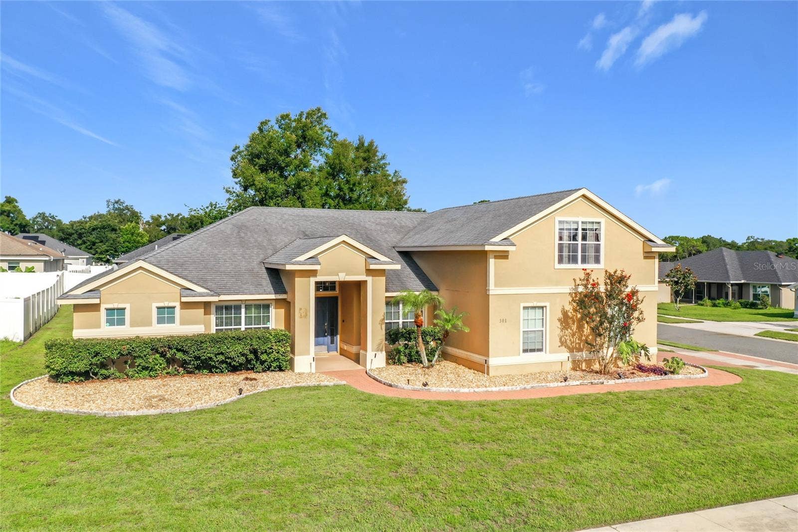 301 ASHTON WOODS LANE, Leesburg, FL 34748