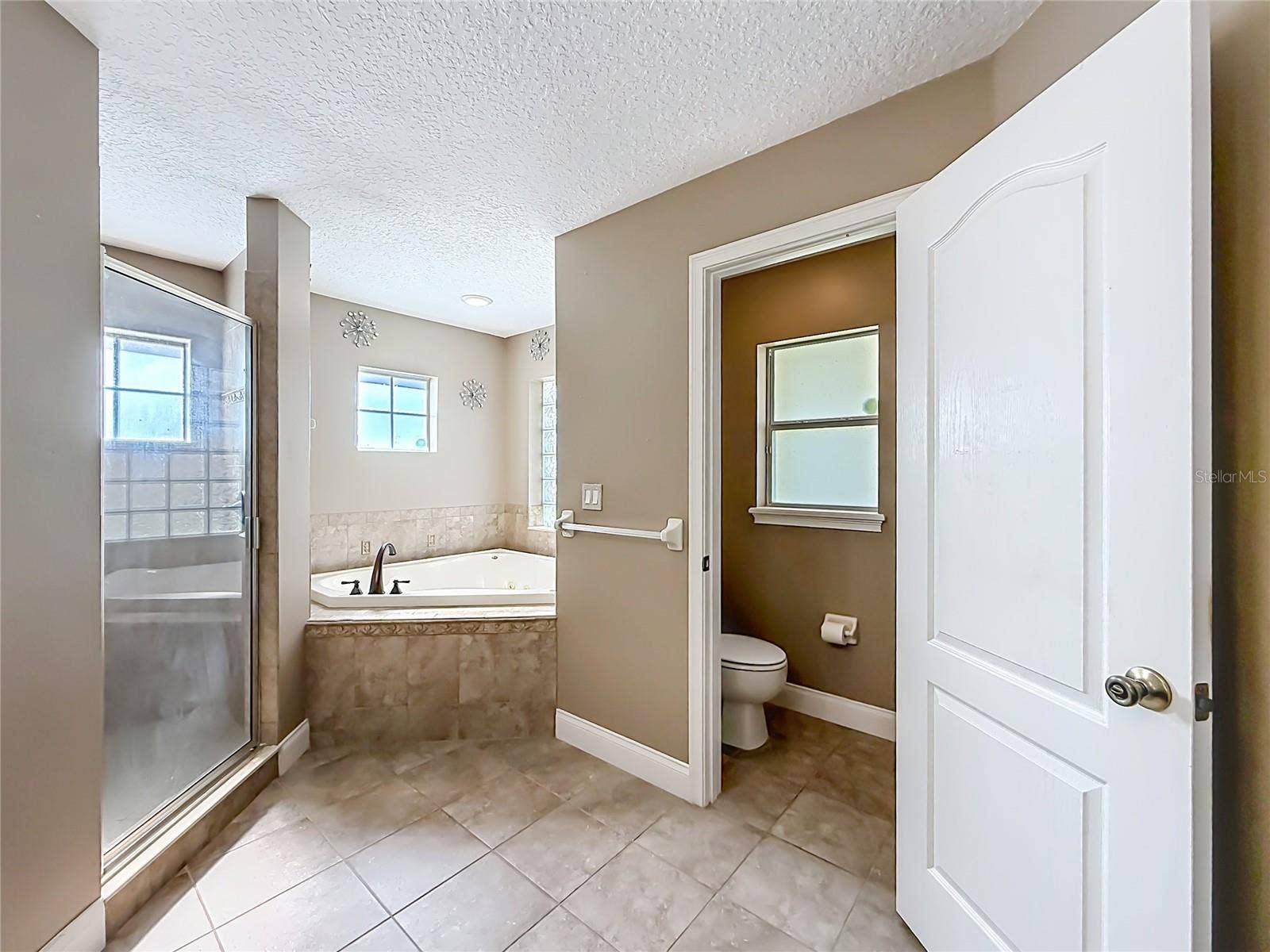 301 ASHTON WOODS LANE, Leesburg, FL 34748