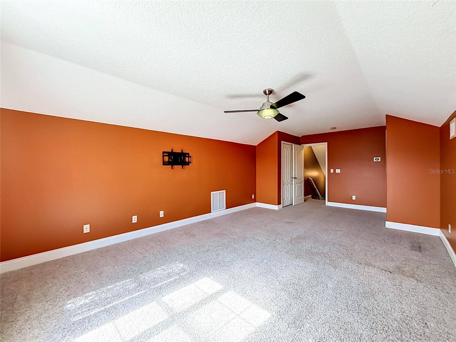 301 ASHTON WOODS LANE, Leesburg, FL 34748