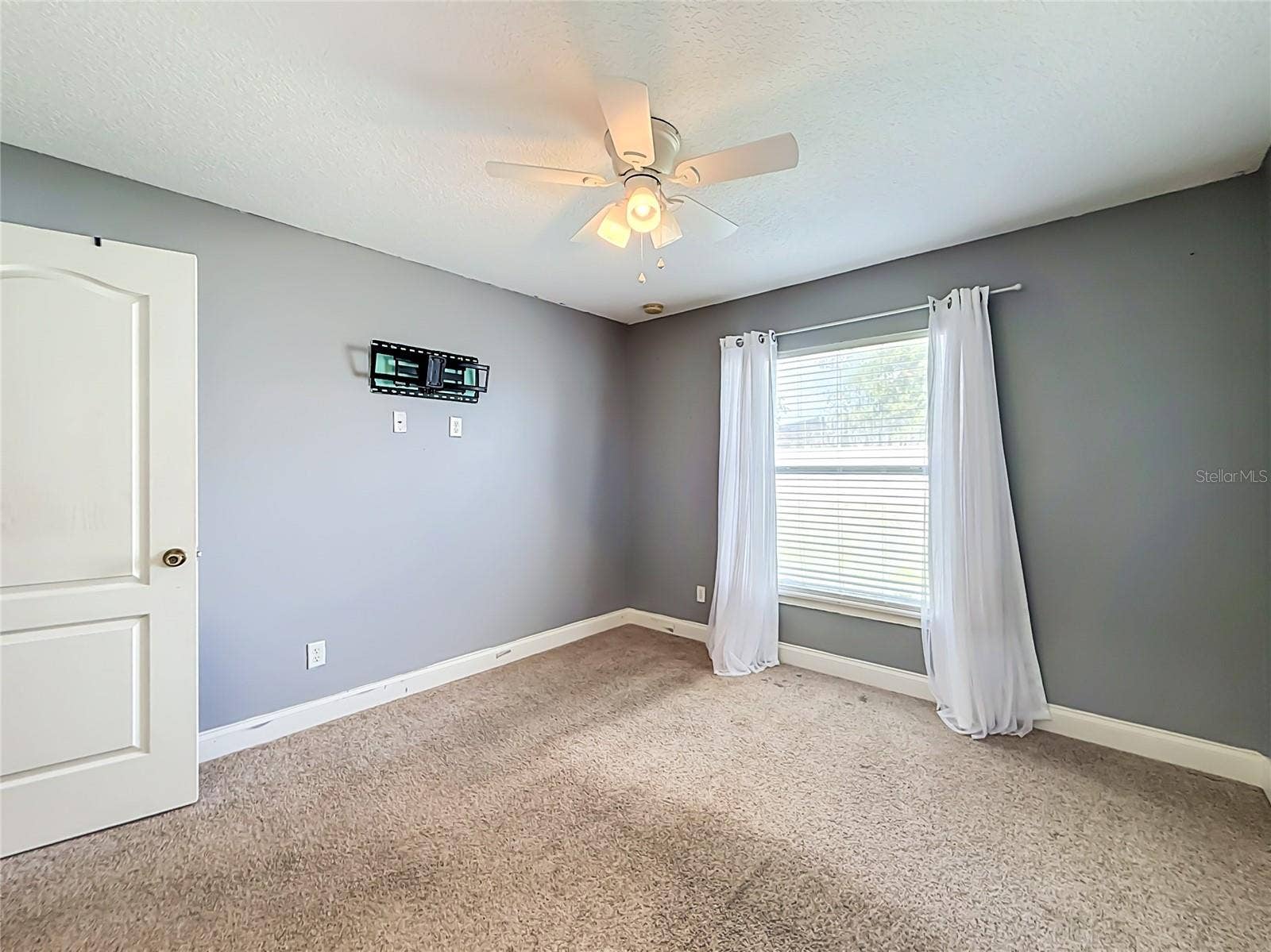 301 ASHTON WOODS LANE, Leesburg, FL 34748