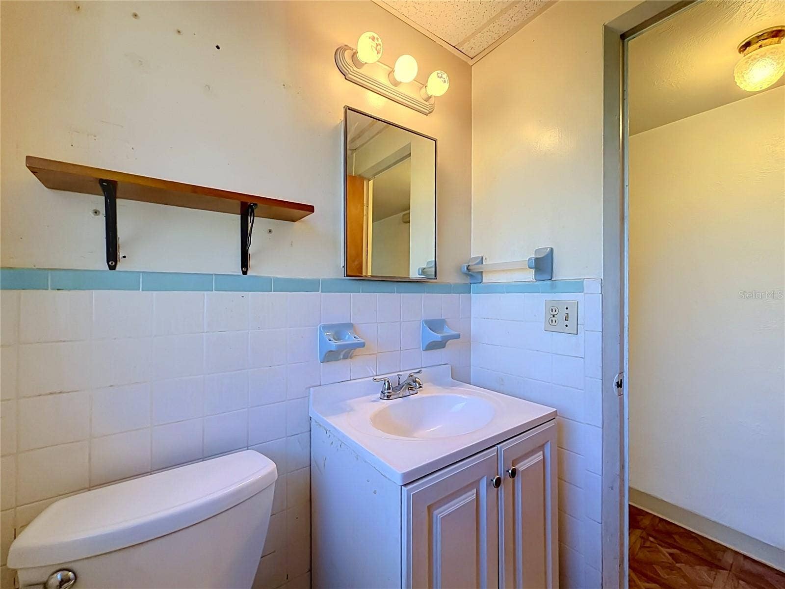400 E 5TH STREET, Chuluota, FL 32766 400 E 5TH STREET, Chuluota, FL 32766