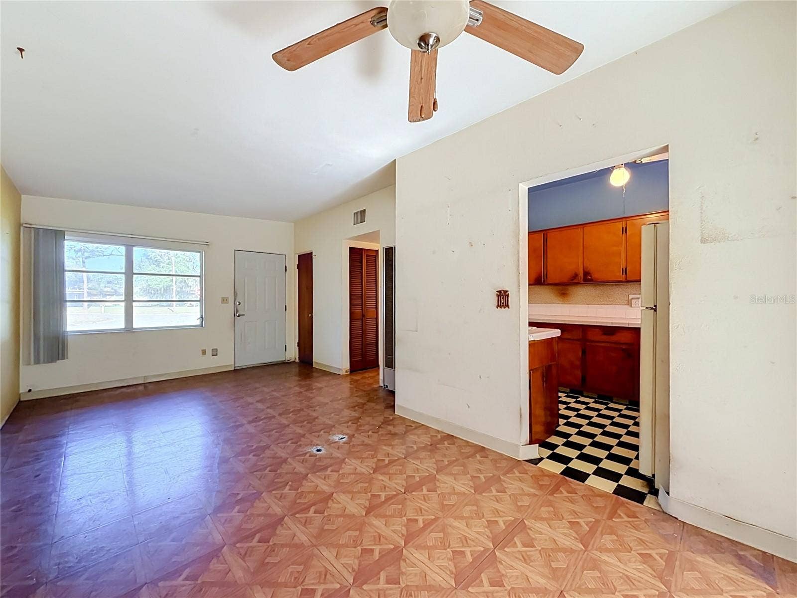 400 E 5TH STREET, Chuluota, FL 32766 400 E 5TH STREET, Chuluota, FL 32766