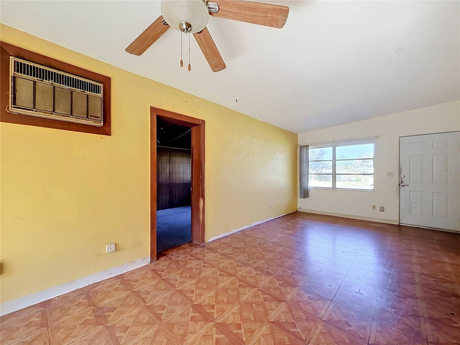 400 E 5TH STREET, Chuluota, FL 32766 400 E 5TH STREET, Chuluota, FL 32766