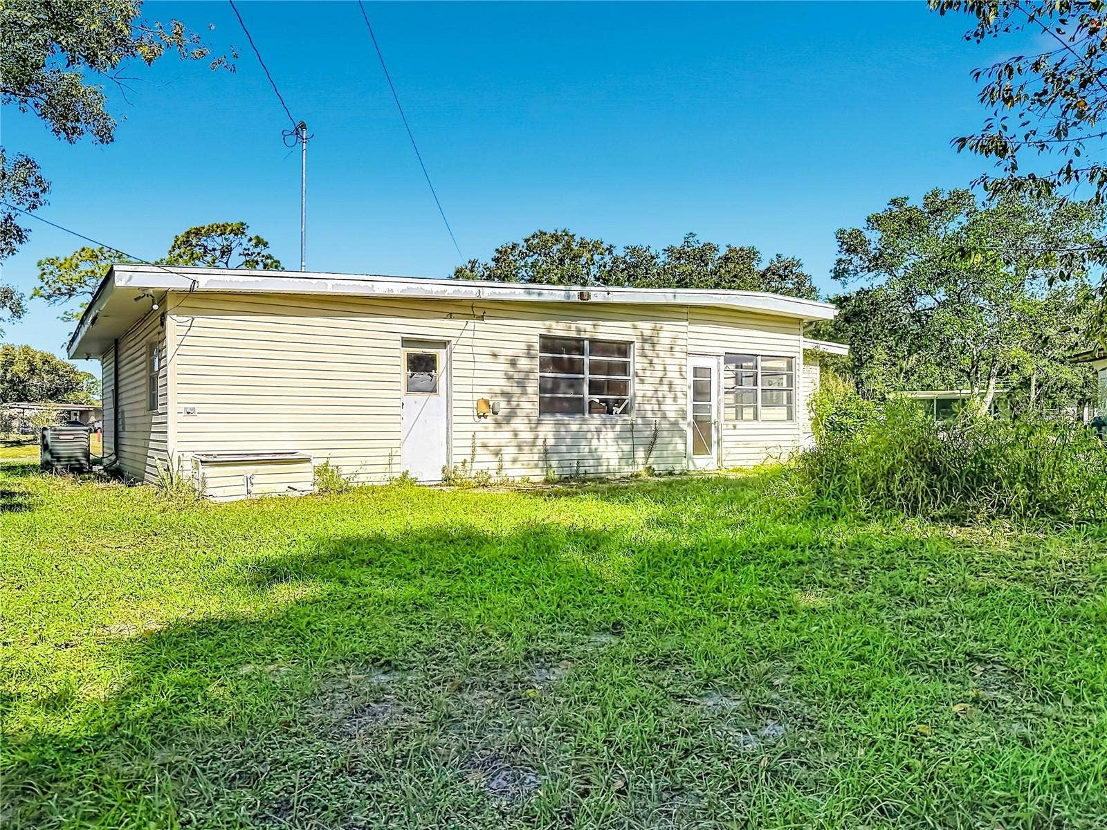 400 E 5TH STREET, Chuluota, FL 32766 400 E 5TH STREET, Chuluota, FL 32766