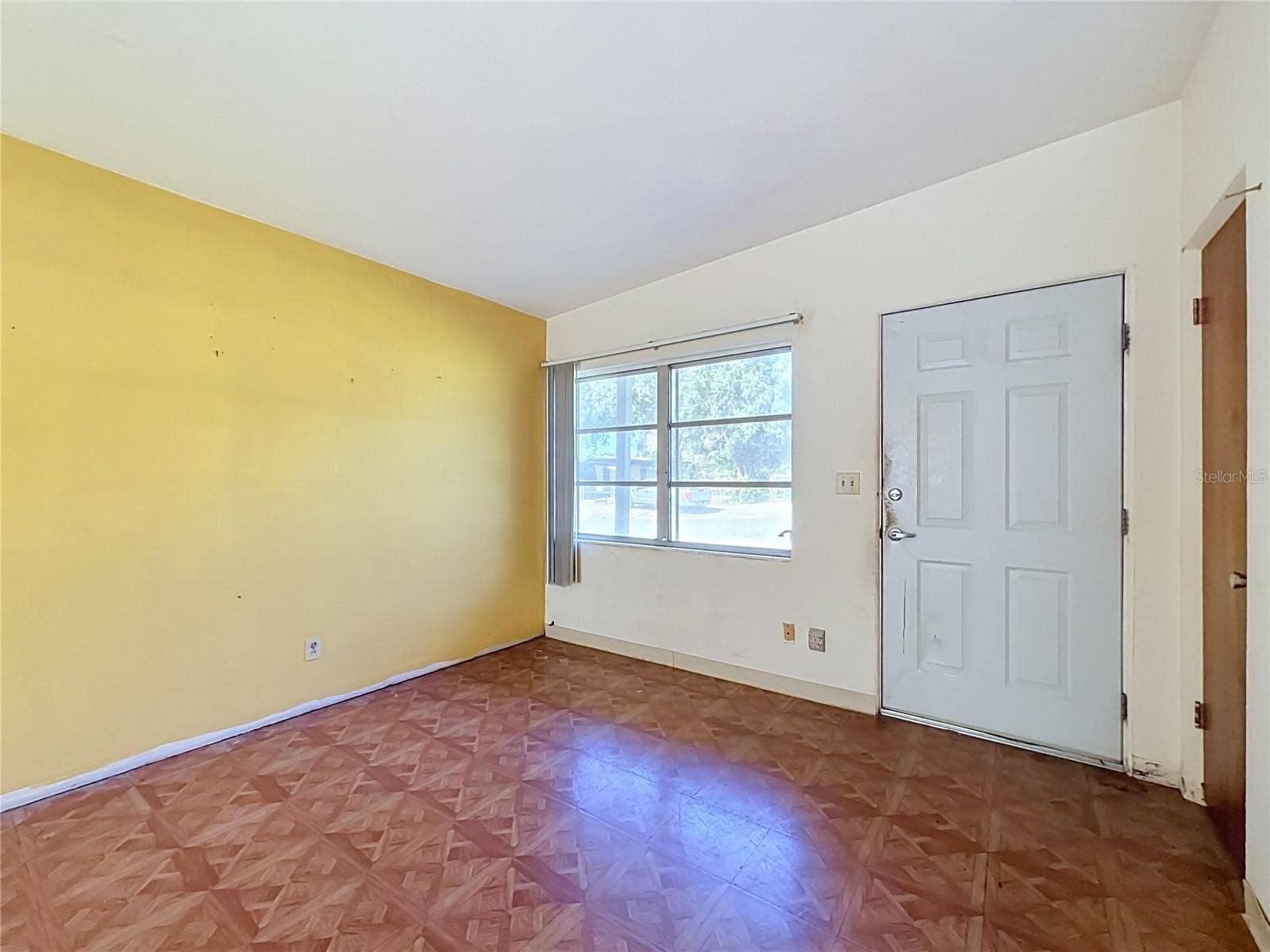 400 E 5TH STREET, Chuluota, FL 32766 400 E 5TH STREET, Chuluota, FL 32766