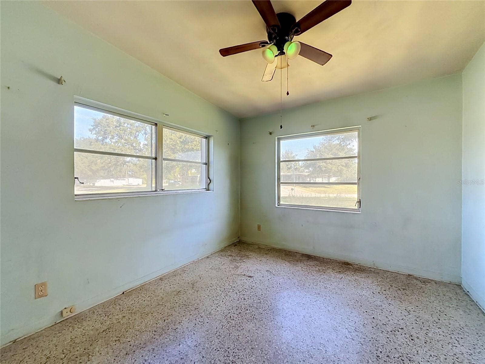 400 E 5TH STREET, Chuluota, FL 32766 400 E 5TH STREET, Chuluota, FL 32766