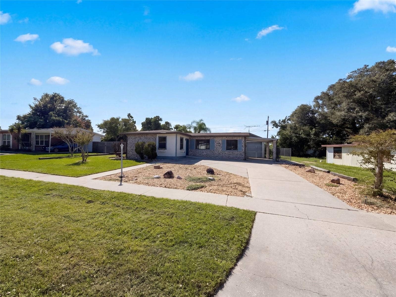 813 HALSTEAD STREET, Deltona, FL 32725