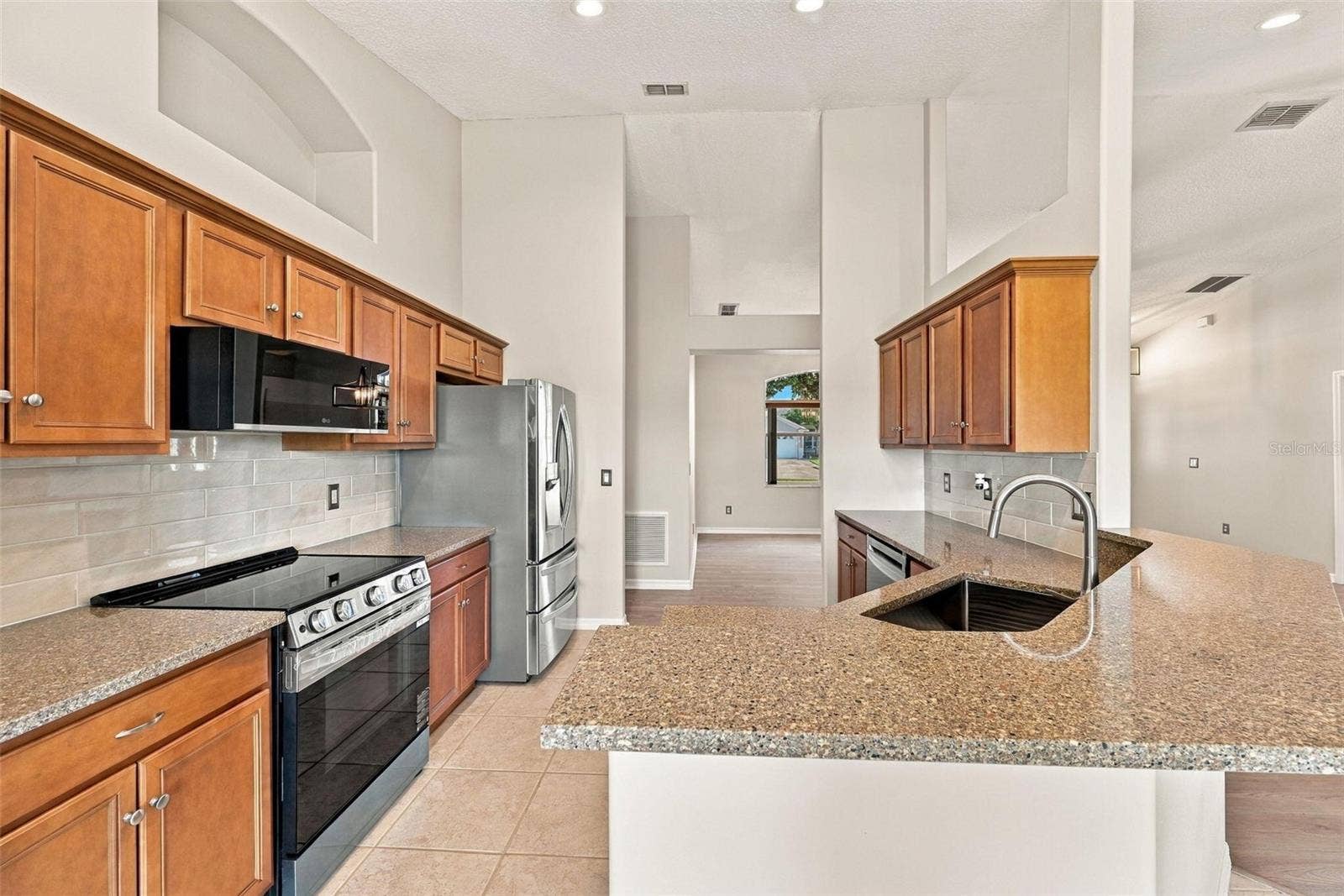 1071 PRINCETON DRIVE, Clermont, FL 34711 1071 PRINCETON DRIVE, Clermont, FL 34711