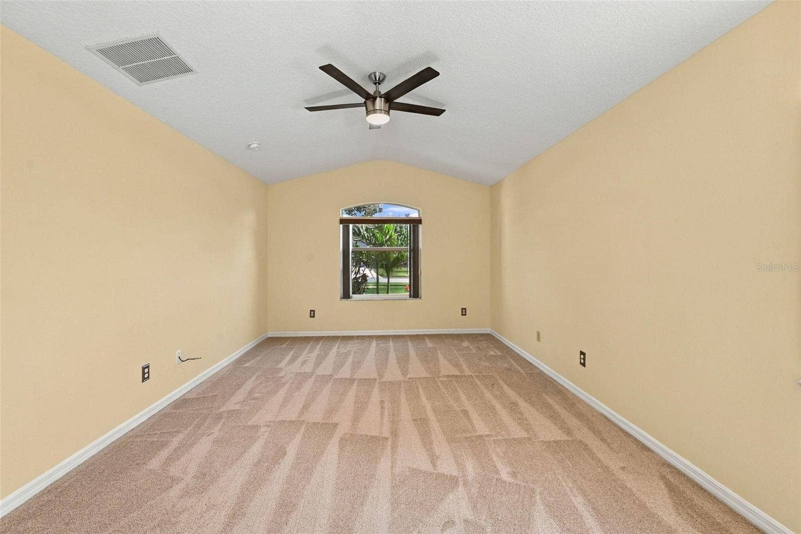 1071 PRINCETON DRIVE, Clermont, FL 34711 1071 PRINCETON DRIVE, Clermont, FL 34711