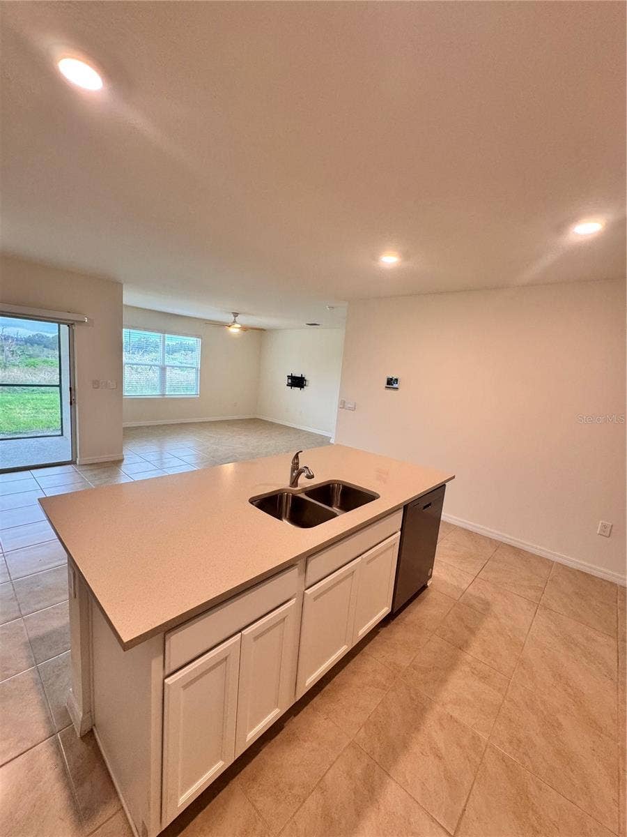 913 AMBLESIDE DRIVE, Haines City, FL 33844 Kitchen