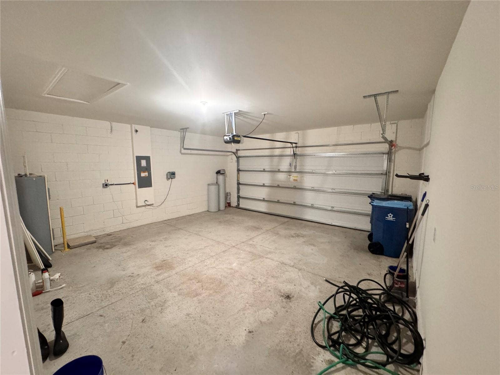 913 AMBLESIDE DRIVE, Haines City, FL 33844 2 car Garage