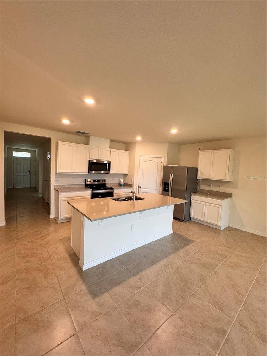 913 AMBLESIDE DRIVE, Haines City, FL 33844 Kitchen