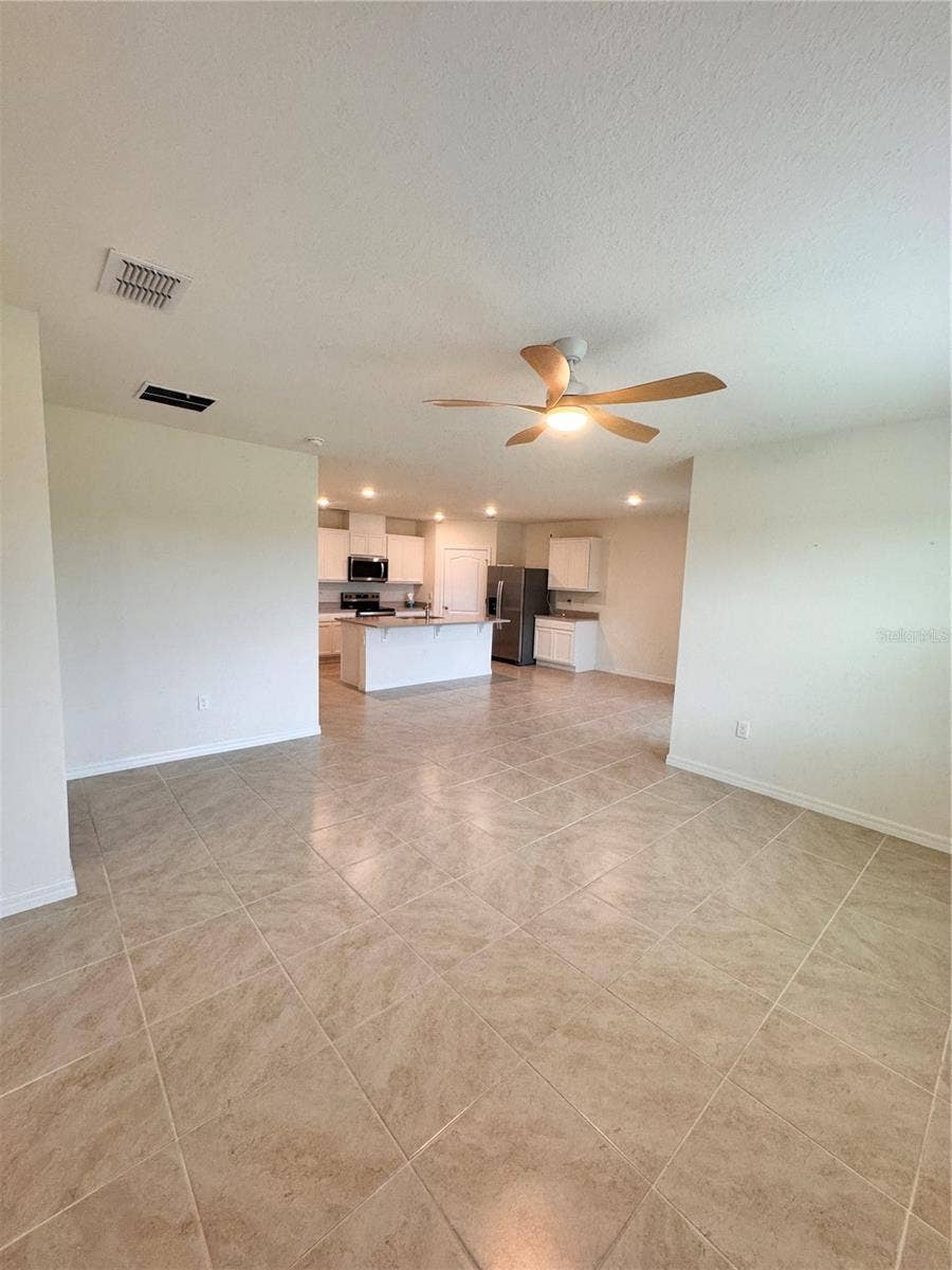 913 AMBLESIDE DRIVE, Haines City, FL 33844 Living Room
