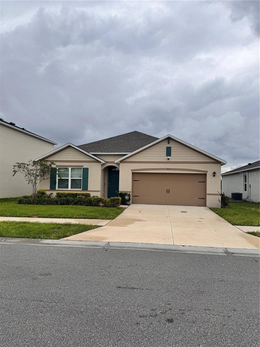 913 AMBLESIDE DRIVE, Haines City, FL 33844 Front of House
