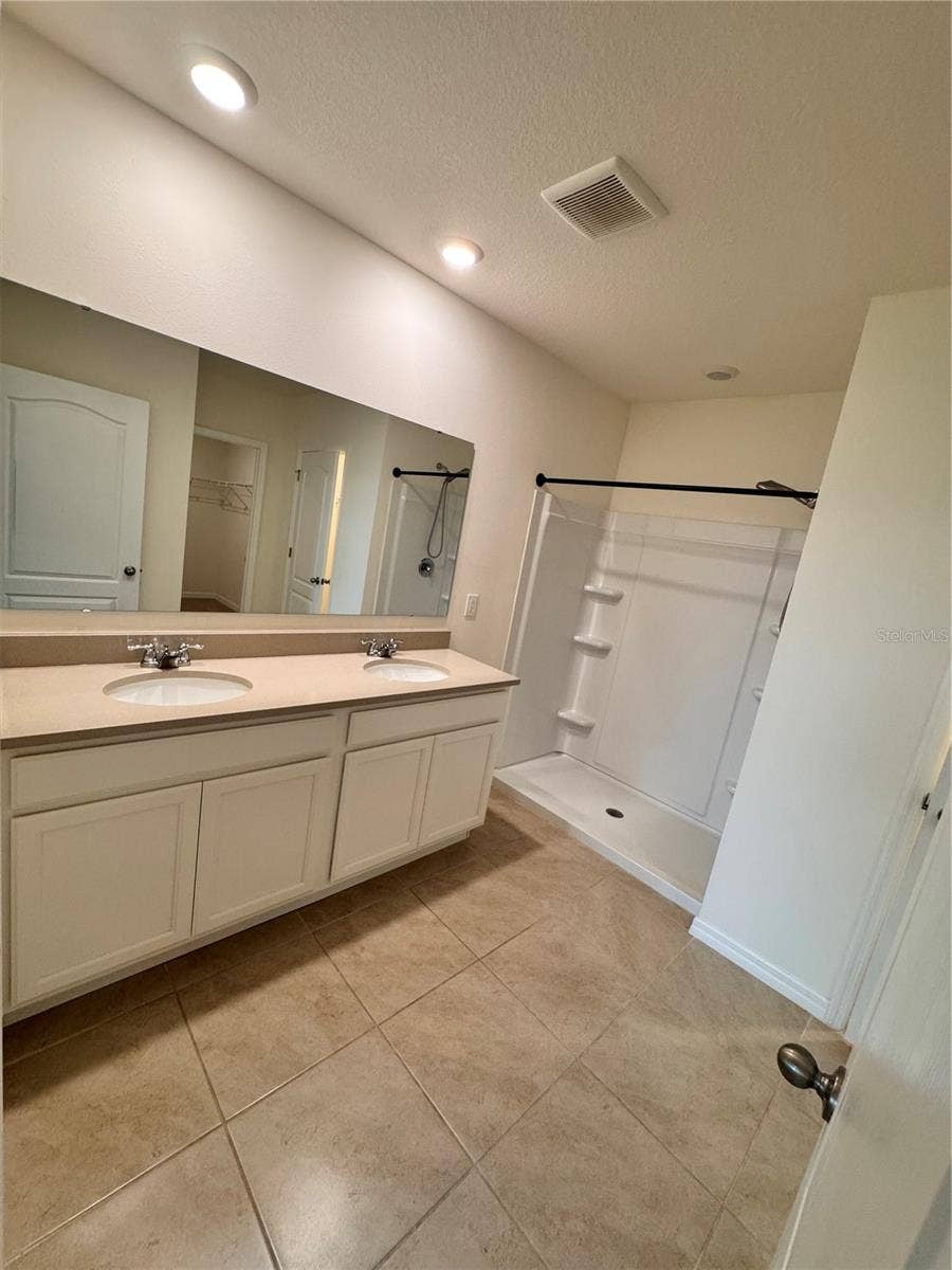 913 AMBLESIDE DRIVE, Haines City, FL 33844 Master Bathroom