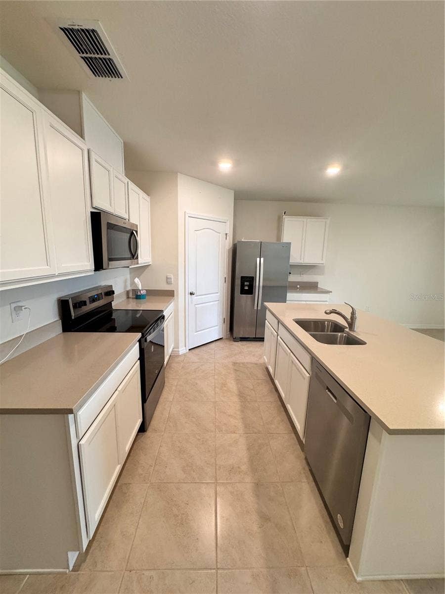 913 AMBLESIDE DRIVE, Haines City, FL 33844 Kitchen
