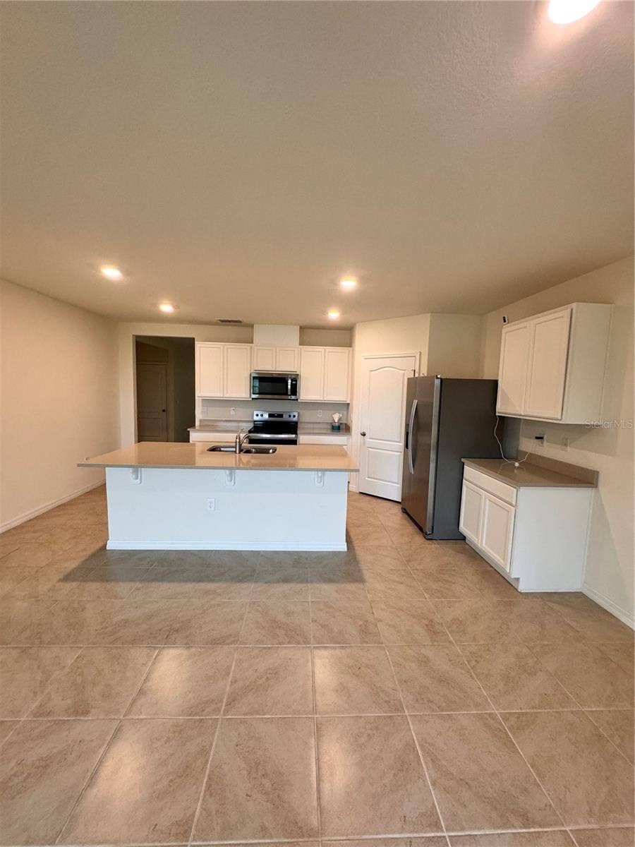 913 AMBLESIDE DRIVE, Haines City, FL 33844 Kitchen