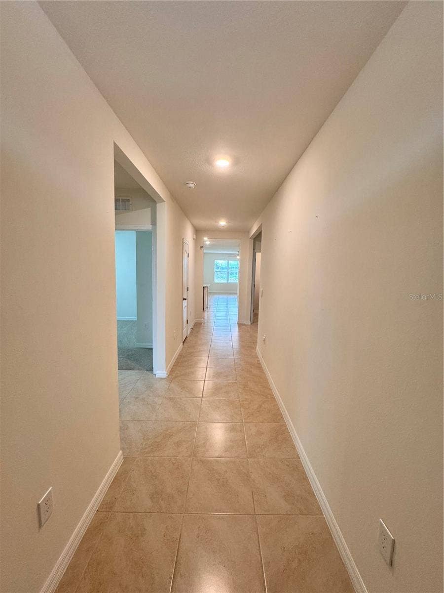 913 AMBLESIDE DRIVE, Haines City, FL 33844 Main Hallway