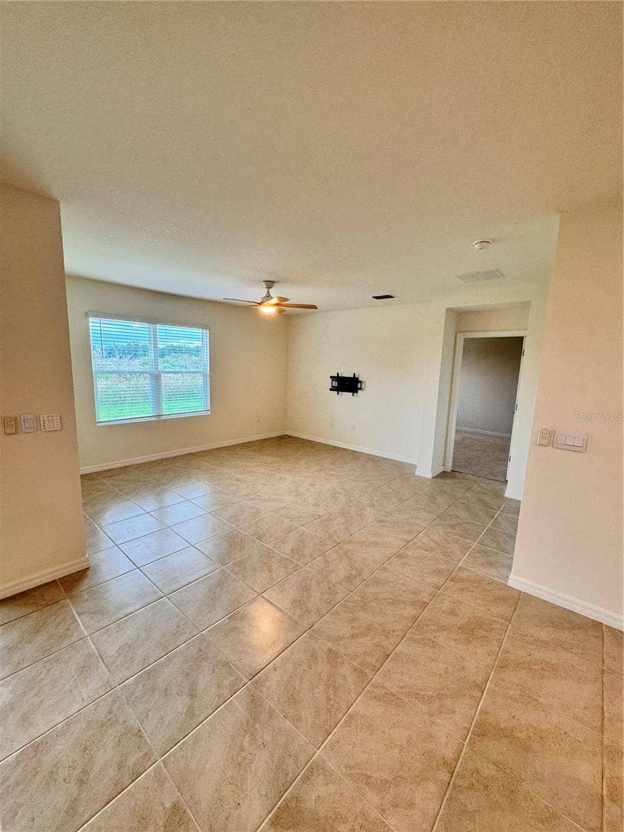 913 AMBLESIDE DRIVE, Haines City, FL 33844 Living Room