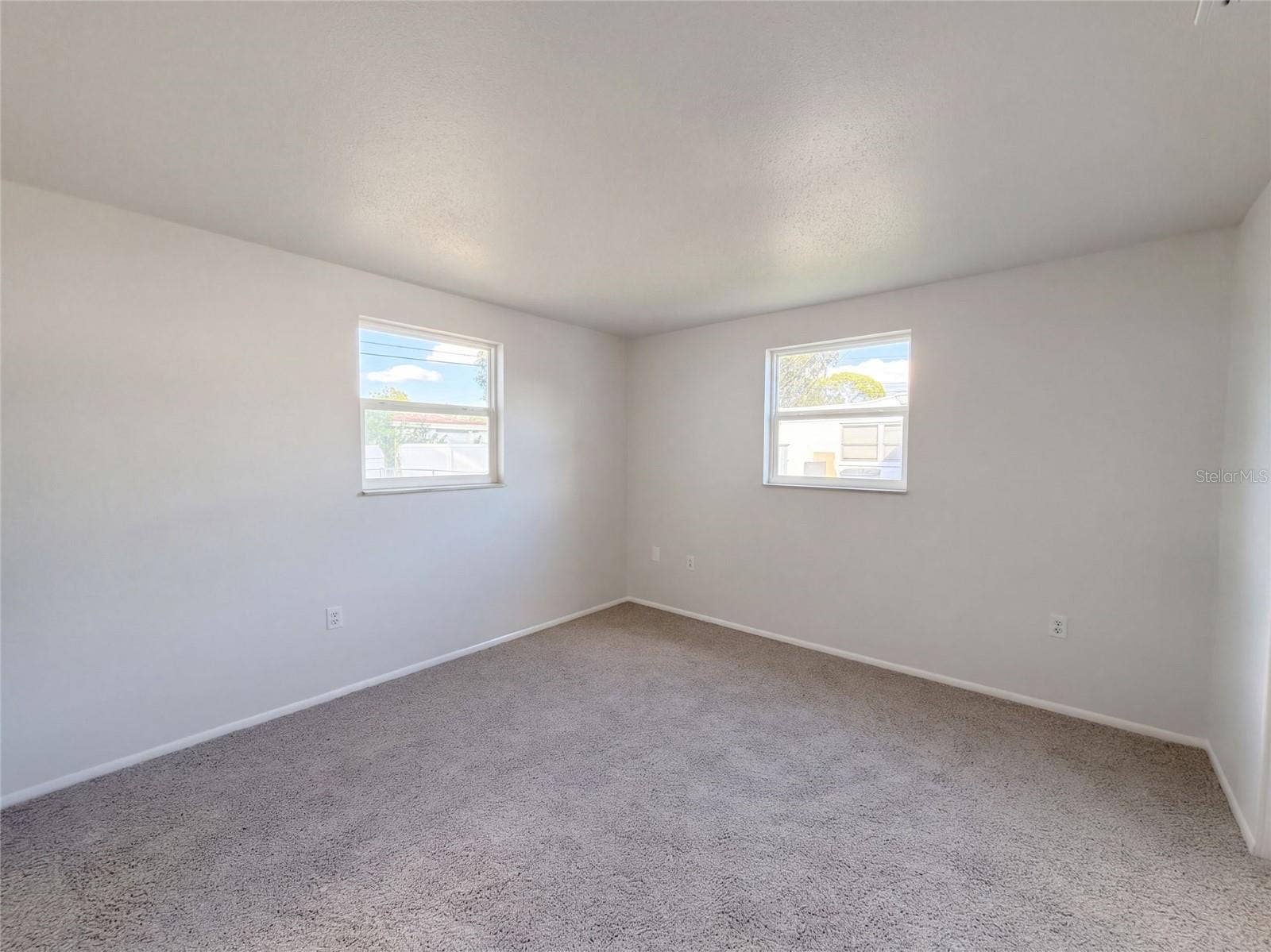 117 66TH AVENUE W, Bradenton, FL 34207 117 66TH AVENUE W, Bradenton, FL 34207