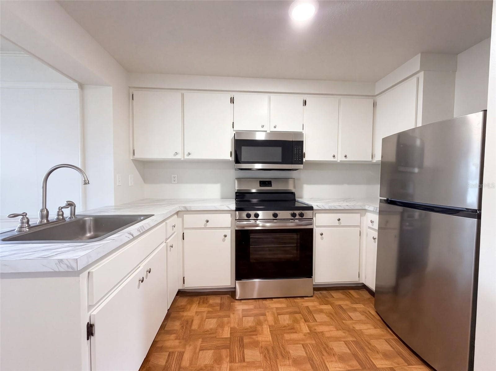 117 66TH AVENUE W, Bradenton, FL 34207 117 66TH AVENUE W, Bradenton, FL 34207