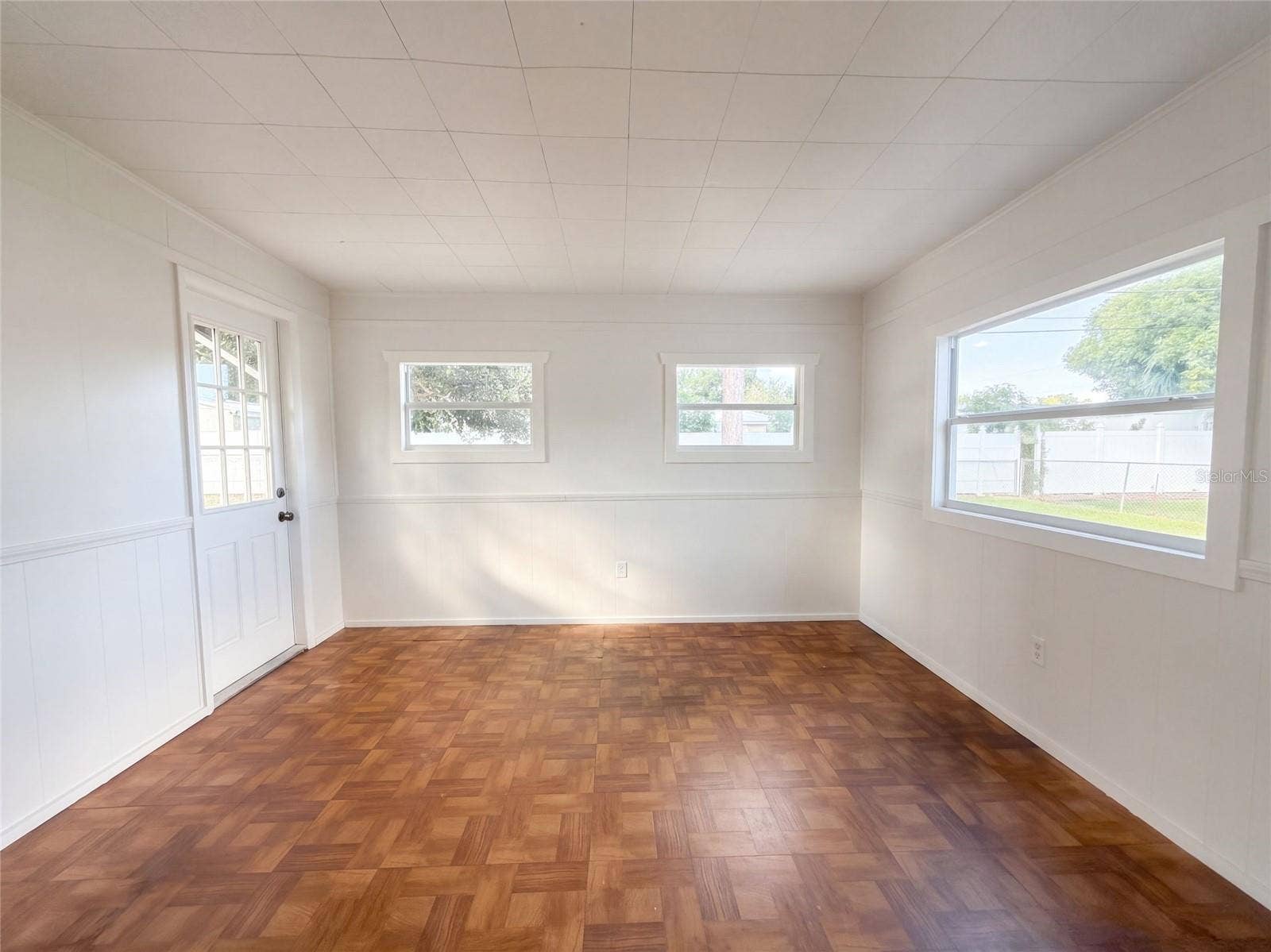 117 66TH AVENUE W, Bradenton, FL 34207 117 66TH AVENUE W, Bradenton, FL 34207