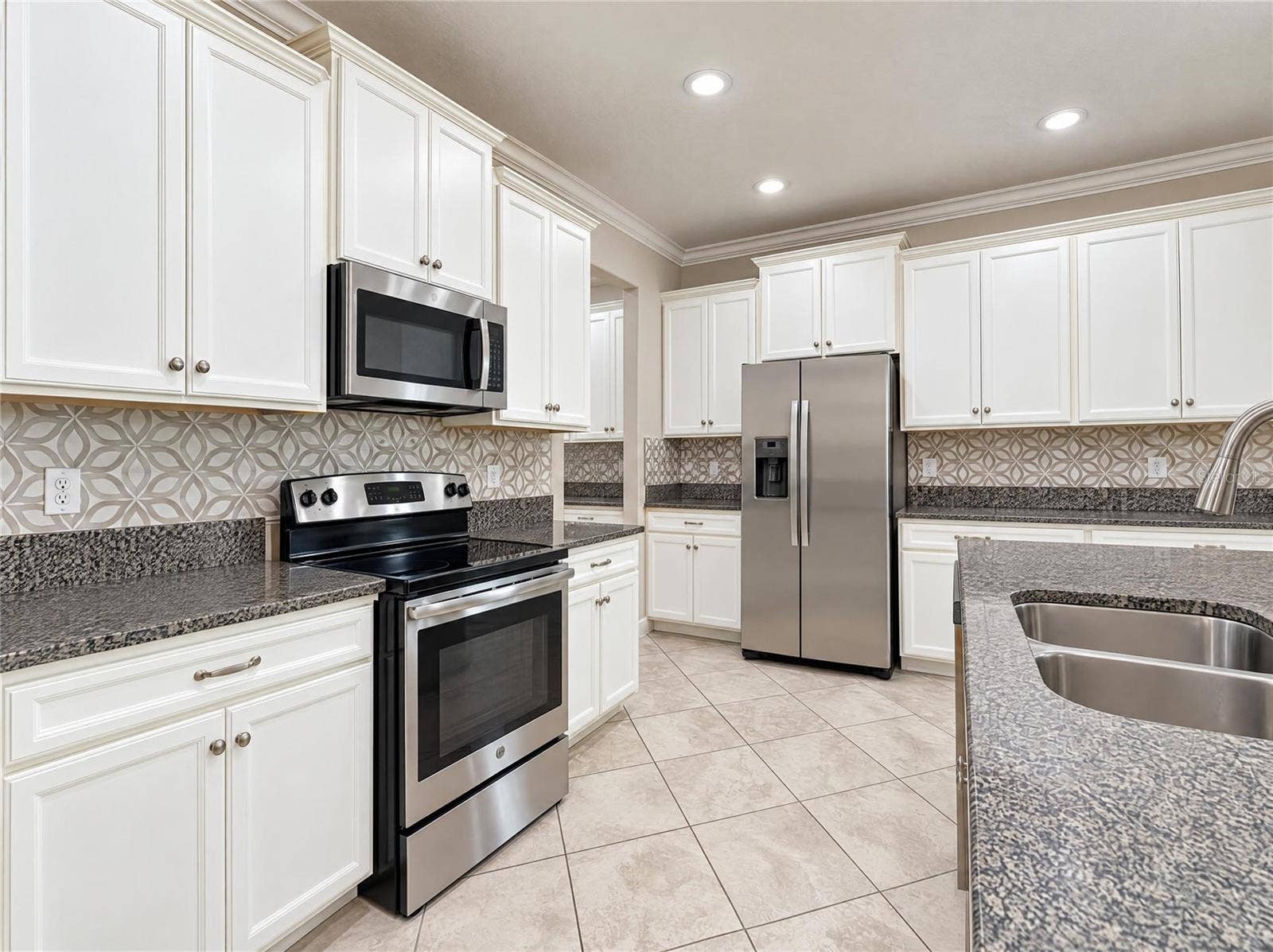 6244 ENGLISH HOLLOW ROAD, Tampa, FL 33647 6244 ENGLISH HOLLOW ROAD, Tampa, FL 33647