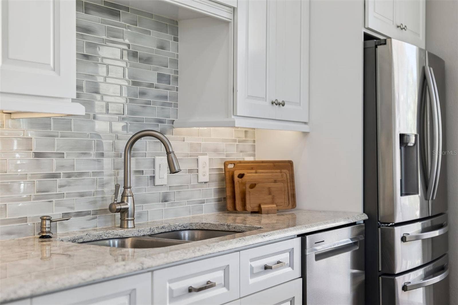 900 LOBELIA DRIVE, Lake Mary, FL 32746 Kitchen