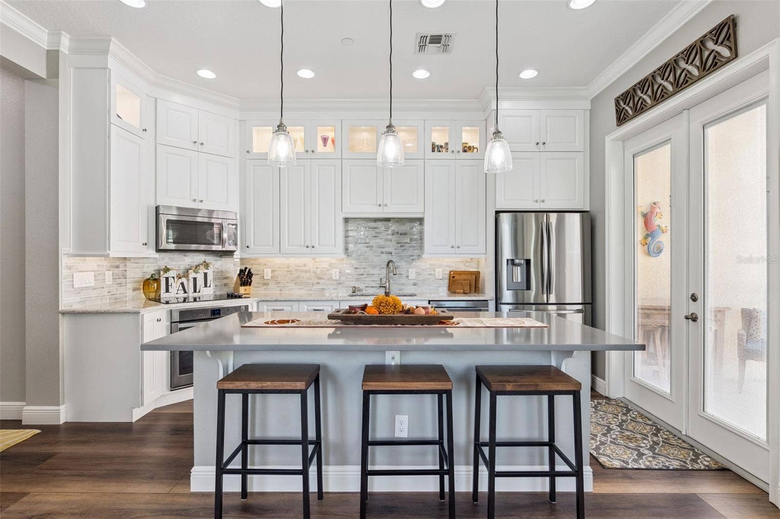 900 LOBELIA DRIVE, Lake Mary, FL 32746 Kitchen with large island