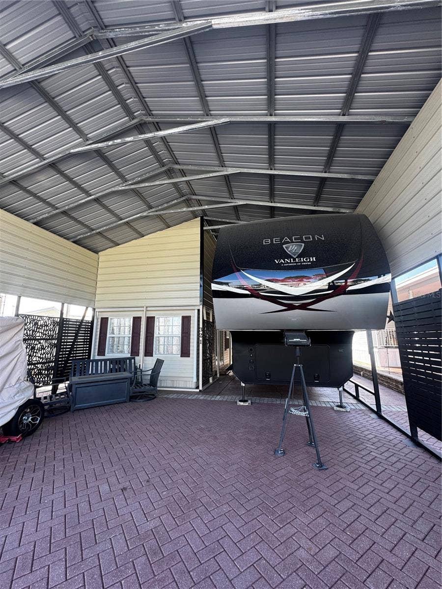 321 ST GEORGE DRIVE, Davenport, FL 33837 Well constructed to enjoy the Florida sunshine!