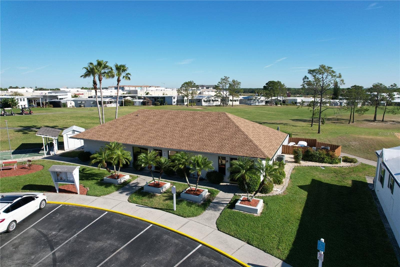 321 ST GEORGE DRIVE, Davenport, FL 33837 Tons of activities & laundry at the clubhouse