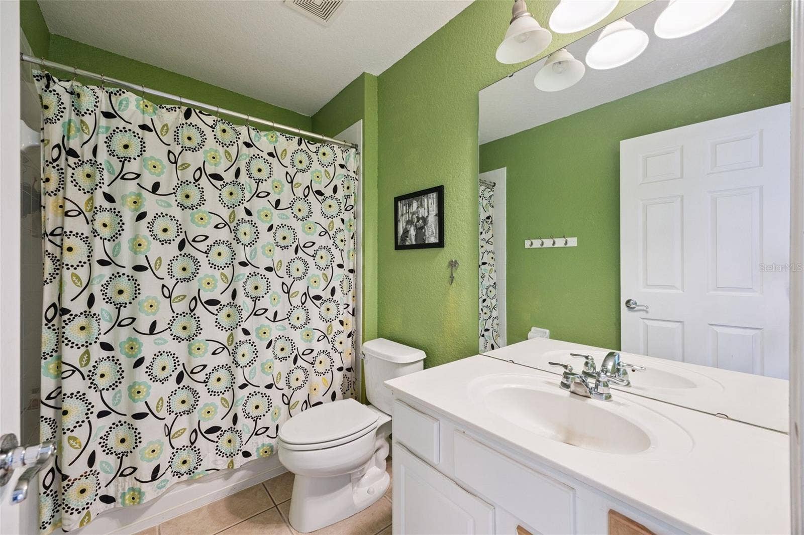 1140 TOLUKE POINT, Orlando, FL 32828 Full Bathroom for fourth and fifth bedroom