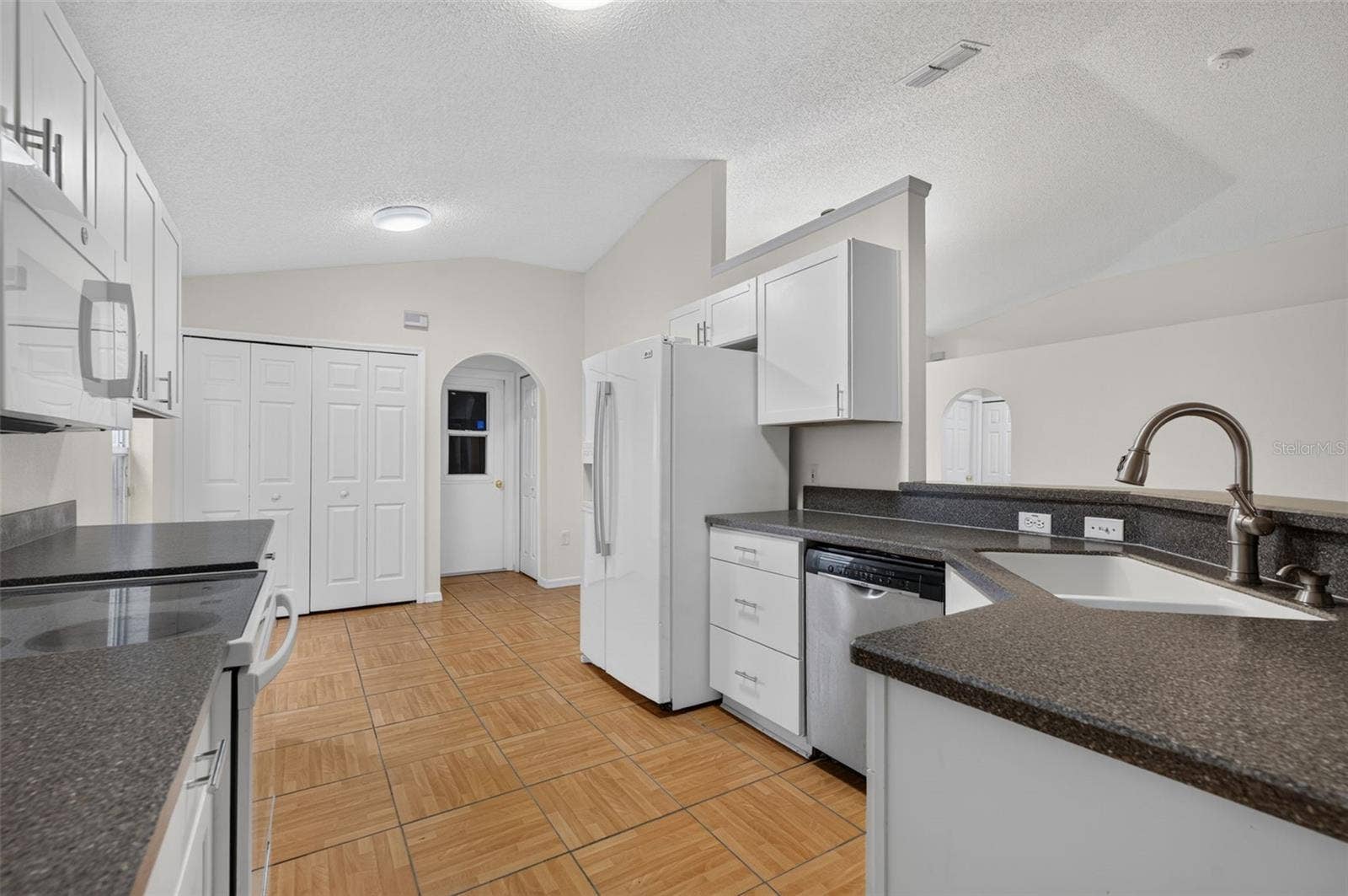2018 WEKIVA RESERVE BOULEVARD, Apopka, FL 32703 2018 WEKIVA RESERVE BOULEVARD, Apopka, FL 32703