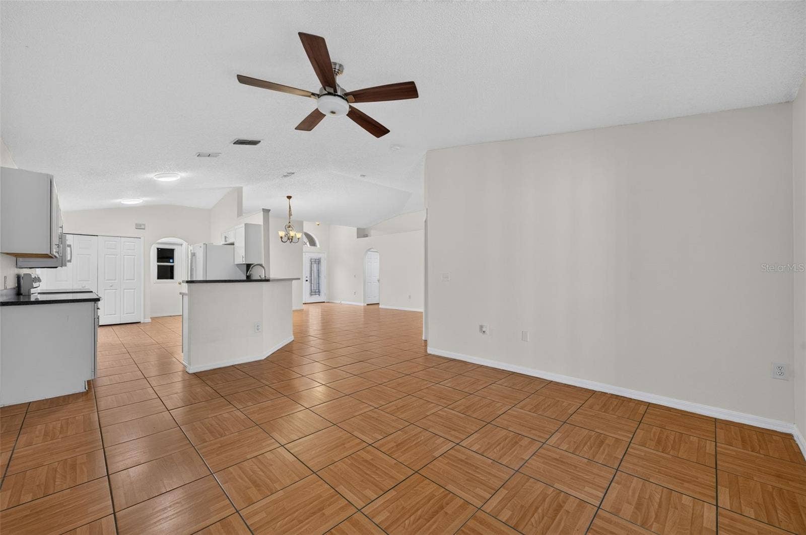 2018 WEKIVA RESERVE BOULEVARD, Apopka, FL 32703 2018 WEKIVA RESERVE BOULEVARD, Apopka, FL 32703
